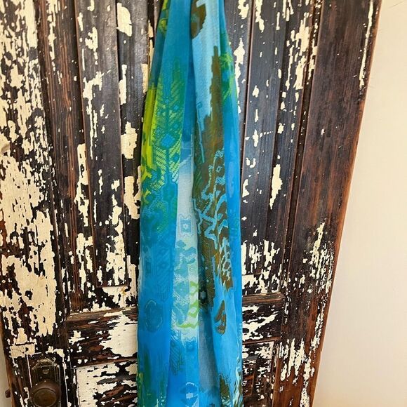 Women’s blue Aztec scarf. - Picture 1 of 8